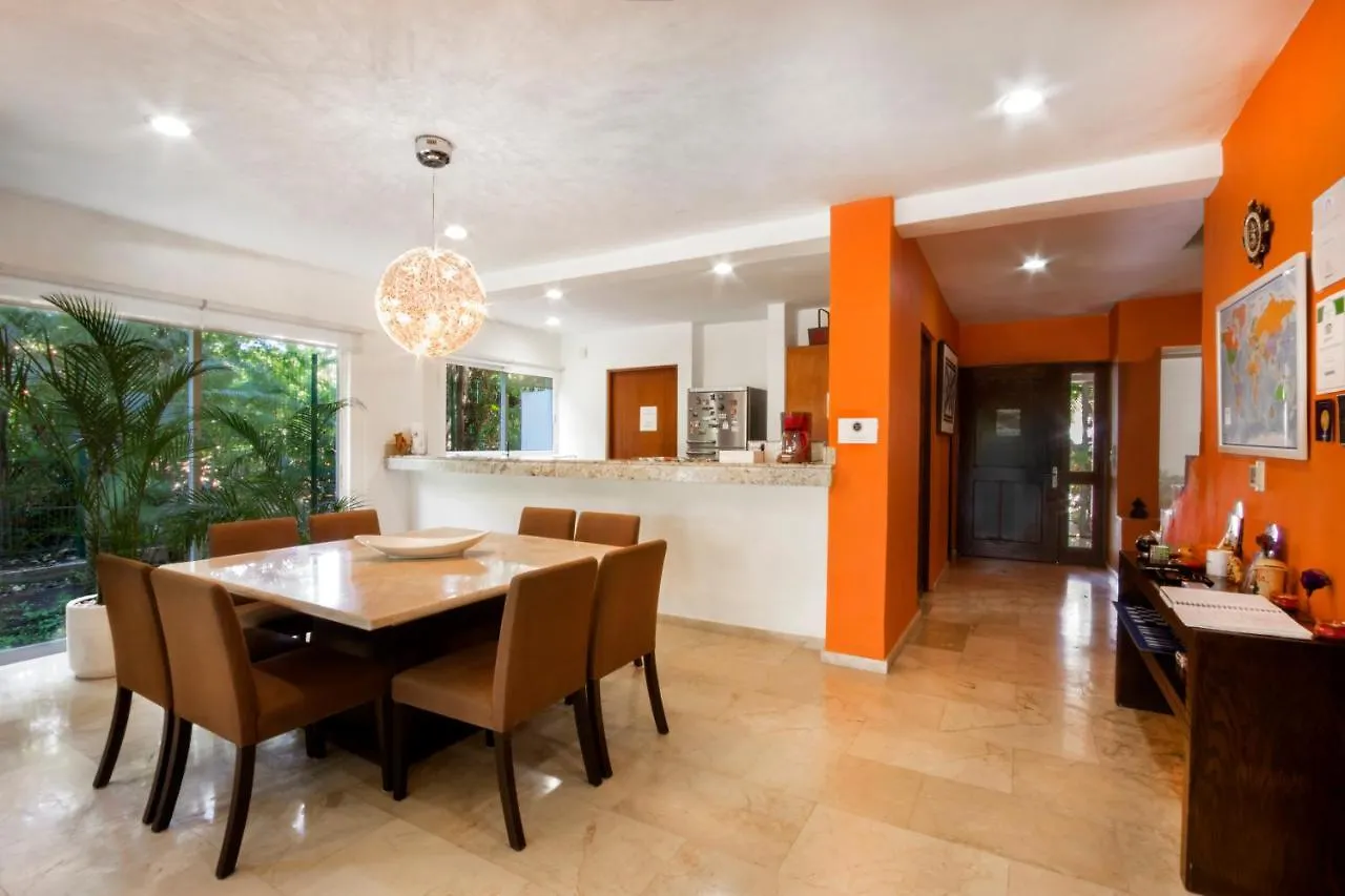 Luxury House B&B Playa del Carmen 5*,