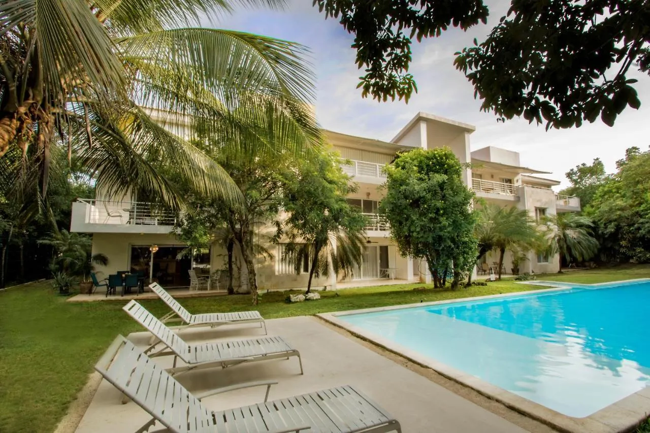 Luxury House B&B ile iletişim