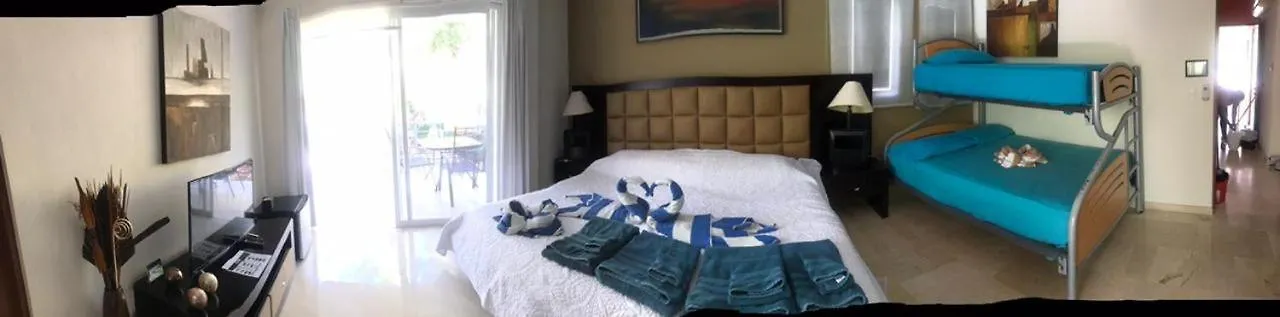 Luxury House B&B Playa del Carmen Oda ve Kahvaltı